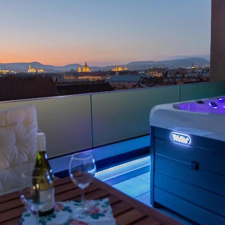 ブダペストCentropolitan Penthouse #Jacuzzi #Freeparkingアパートメント エクステリア 写真