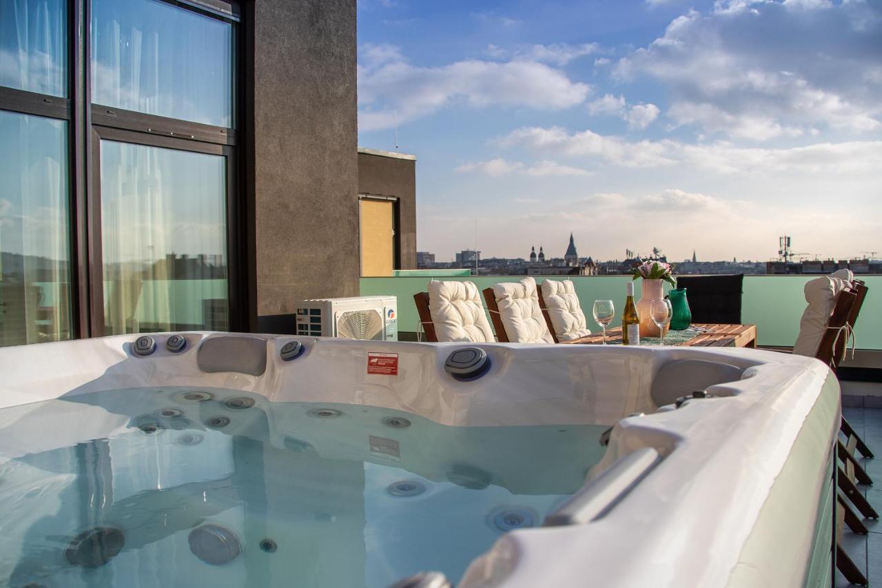 ブダペストCentropolitan Penthouse #Jacuzzi #Freeparkingアパートメント エクステリア 写真