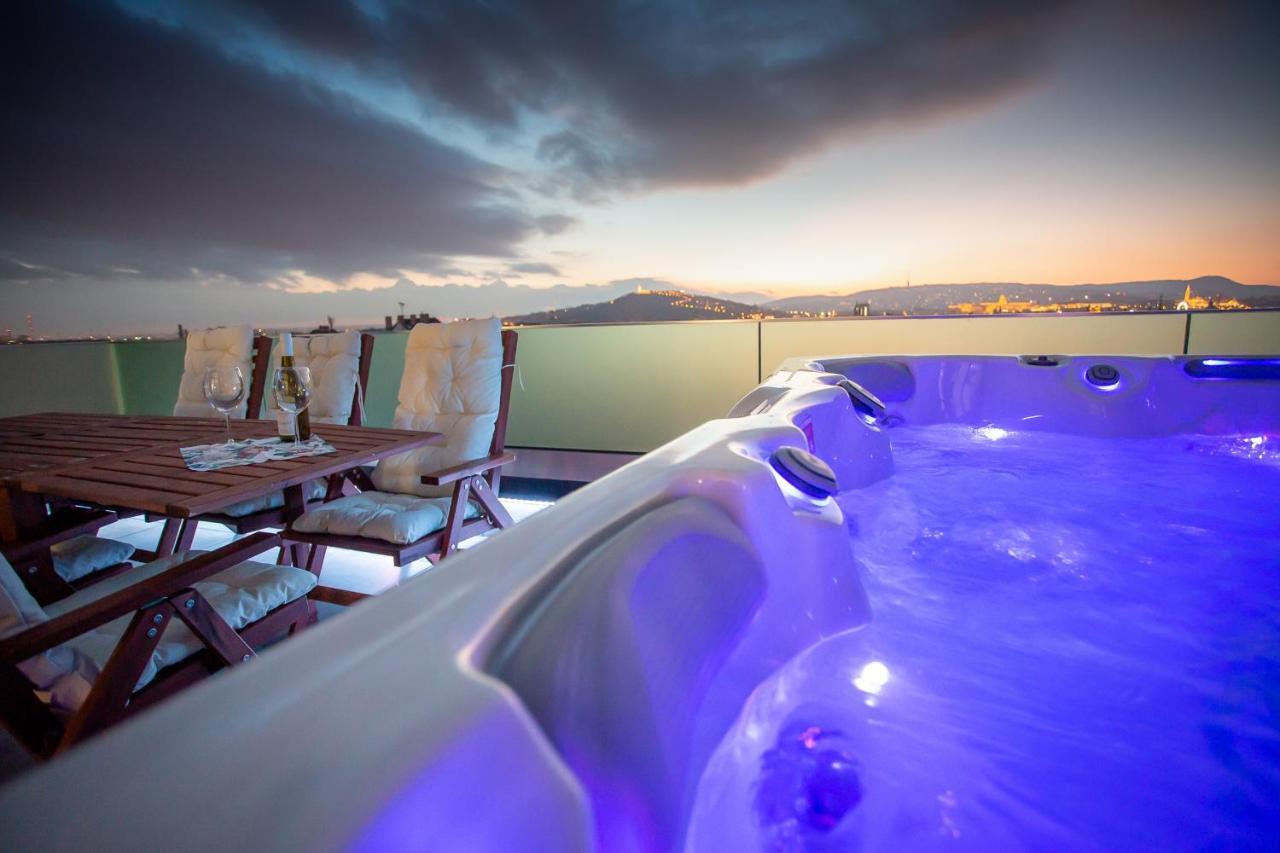 ブダペストCentropolitan Penthouse #Jacuzzi #Freeparkingアパートメント エクステリア 写真