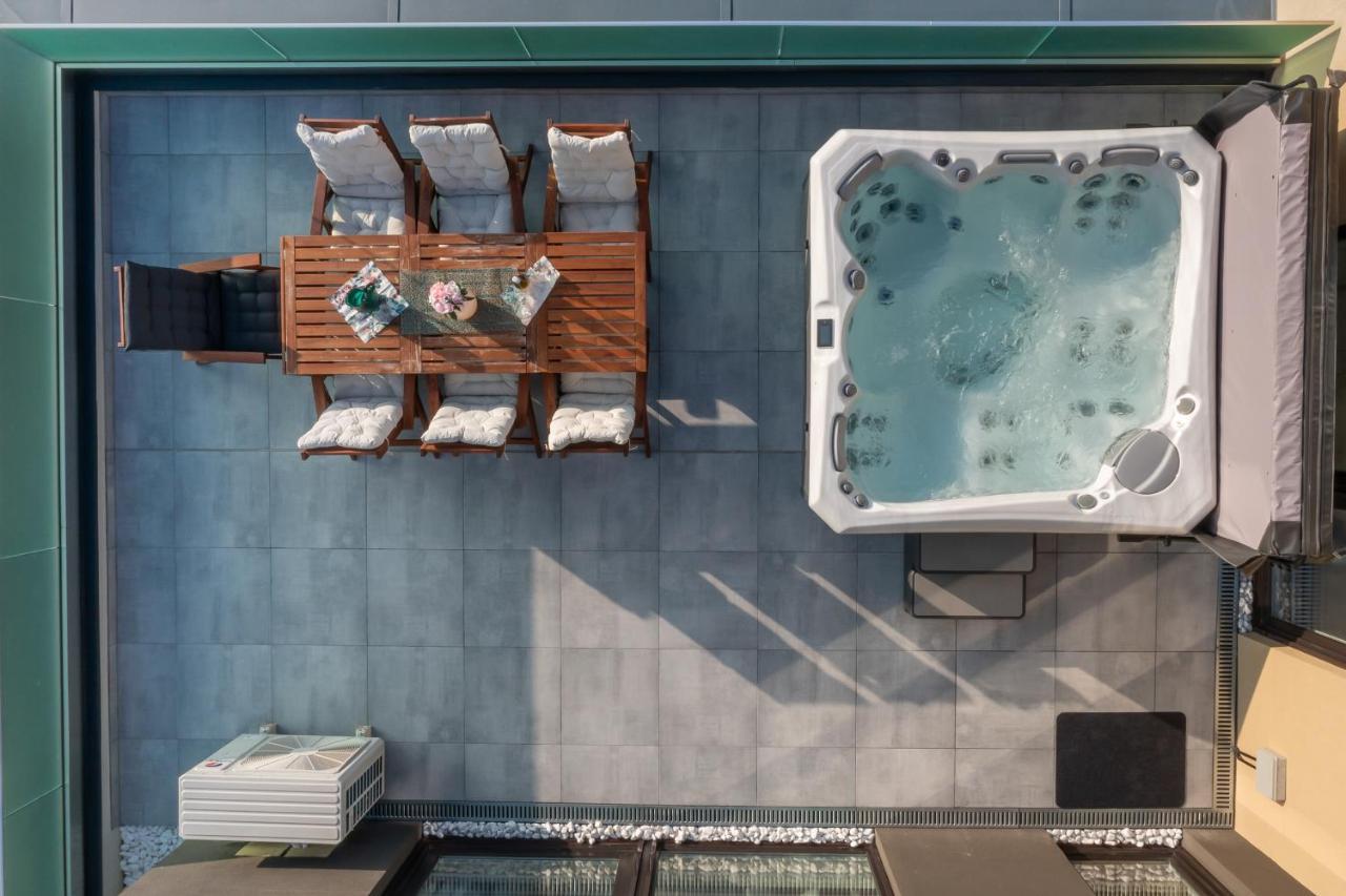 ブダペストCentropolitan Penthouse #Jacuzzi #Freeparkingアパートメント エクステリア 写真